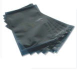 Οι ηλεκτρονικές συσκευάζοντας τσάντες με το φερμουάρ τοποθέτησαν τις αντιστατικές τσάντες προστατευτικών καλυμμάτων σε στρώματα που προσαρμόστηκαν